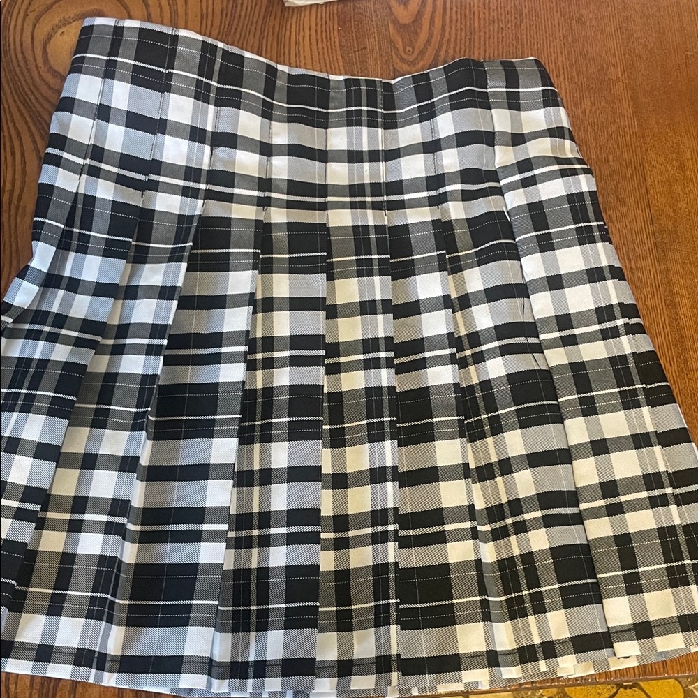 Classic Black and White Plaid Skirt